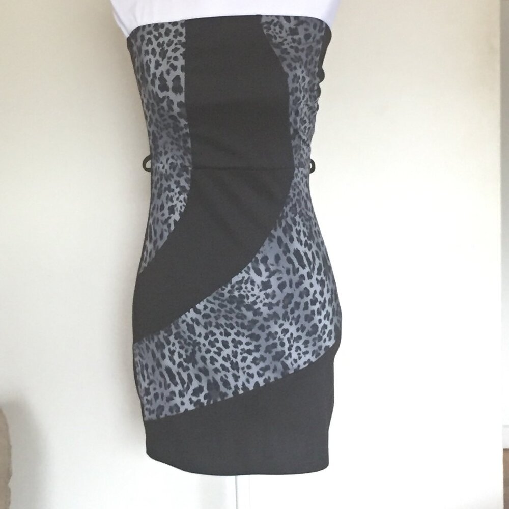 Codigo Bodycon Strapless Black & Gray Leopard Dress
